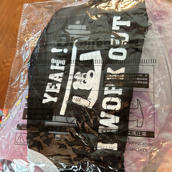 5/$20 Black and gray yeah I work out dog T-shirt size small - Picture 3 of 3